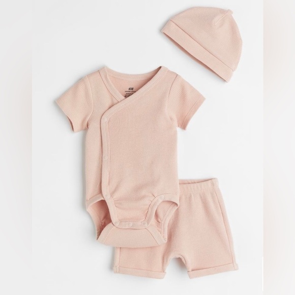 H&M Waffle Knit Wrapover Short Sleeve Bodysuit, Shorts & Hat Set in Blush Pink - Picture 1 of 10